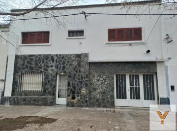 Casa · 150m² · 4 Ambientes · Casa en Alquiler - 2 Dorm. 1 Baño - 150 m - La Plata