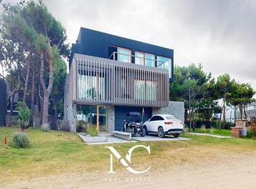 Casa · 412m² · 7 Ambientes · 4 Cocheras · Casa en Venta 7 Ambientes en Maritimo I Lote Al 100 Costa Esmeralda