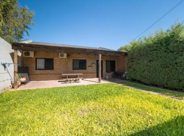 Local comercial · 257m² · 6 Ambientes · 1 Cochera · Local en Pueblo Esther