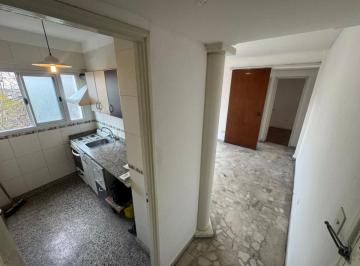 Departamento de 3 ambientes, San Cristobal · Alquiler 3 Ambientes Impecable por Escalera en San Cristobal