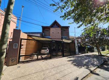 PH · 150m² · 5 Ambientes · 2 Cocheras · Triplex de 5 Ambientes en Castelar Norte