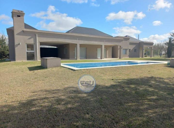 Casa · 270m² · 6 Ambientes · 2 Cocheras
