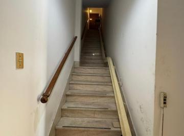 Edificio · 820m² · 3 Ambientes · Edificio Comercial en Venta - 2 Dorm. 2 Baños - Depósito - Mataderos