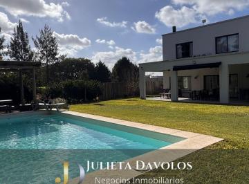 Casa · 220m² · 7 Ambientes · 2 Cocheras · Casa a La Venta Barrio San Matías - A1 - 4 Dorm con Pileta