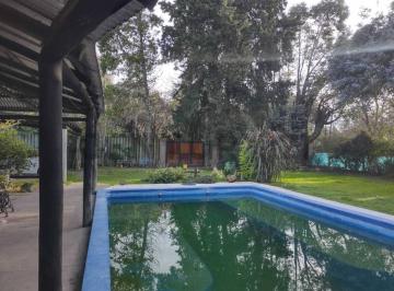 Casa · 110m² · 4 Ambientes · 3 Cocheras · Casa Estilo Campo en Barrio El Cazador - Escobar