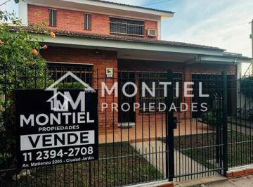 Casa · 145m² · 1 Cochera · Casa Chalet en Venta en Martin Coronado, Tres de Febrero, G. B. a. Zona Oeste