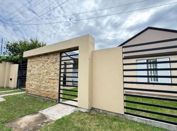 Casa · 201m² · 6 Ambientes · 1 Cochera · Venta Casa/3 Habitaciones/servicios/sunchales