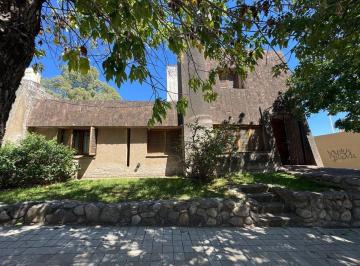 Casa · 223m² · 7 Ambientes · 1 Cochera · Venta Casa Colinas de Velez Sarsfield