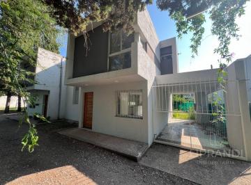 Casa · 120m² · 4 Ambientes · Posesion Inmediata - 1ra Escritura - Escucha Propuestas