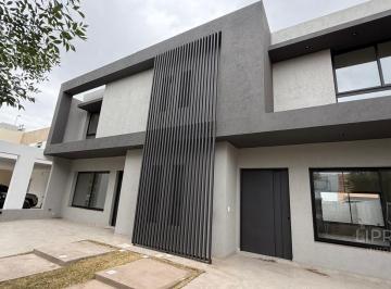 Casa · 180m² · 4 Ambientes · 2da Etapa - Posesion Inmediata - a Estrenar