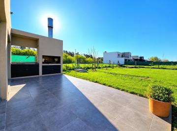 Casa · 63m² · 2 Ambientes · 2 Cocheras · Venta · Casa · Fondo Norte · Funes · Don Mateo