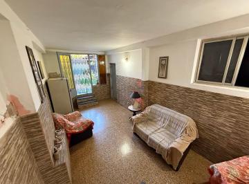 Casa · 177m² · 5 Ambientes · 2 Cocheras · Vanta Casa Multifamiliar en Tablada