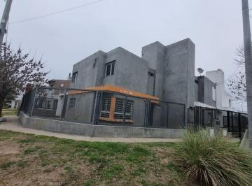 Casa de 6 ambientes, Córdoba · Duplex 3 Dormit, en Valle Cercano, en Venta