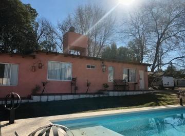 Casa · 450m² · 4 Ambientes · 1 Cochera · Alquiler de Cabañas en San Antonio de Arredondo
