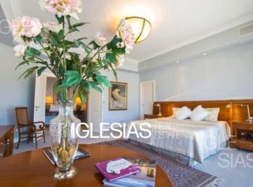 Casa · 997m² · 10 Ambientes · 4 Cocheras · Casa en Alquiler Al Lago en La Isla, Nordelta