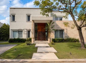 Casa · 311m² · 6 Ambientes · 6 Cocheras · Casa Premium en Alquiler Anual Sobre El Lago Los Lagos Nordelta
