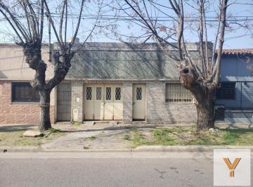 Casa · 340m² · 4 Ambientes · Casa en Venta - 3 Dorm. 3 Baños - 340 m² - La Plata