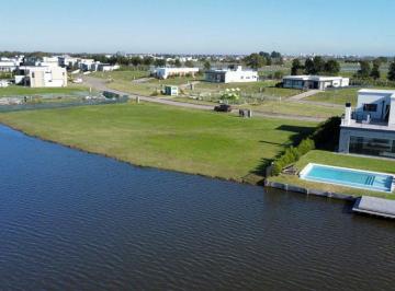 Terreno · 700m² · Venta Terreno con Bajada Al Lago en Barrio Privado