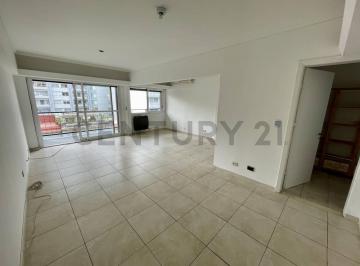 Departamento · 70m² · 3 Ambientes · 1 Cochera · Alquiler - Exclusivo 3 Ambientes con Cochera en Bouevard Cerviño y Colombia, Palermo