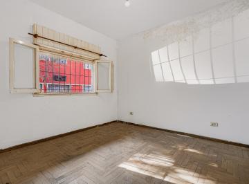PH · 61m² · 3 Ambientes · PH 3 Ambientes a Refaccionar con Terraza y Entrada Independiente – Flores