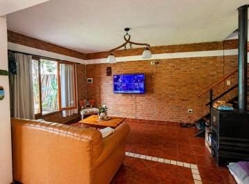 Casa · 204m² · 9 Ambientes · 1 Cochera · Se Venden 2 Casas en Santa Rosa de Calamuchita Cba