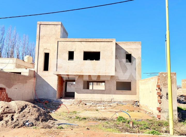 Casa · 187m² · 4 Ambientes · 1 Cochera
