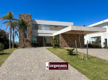 Casa de 6 ambientes, Escobar · Vista Al Lago - Acepta Permuta