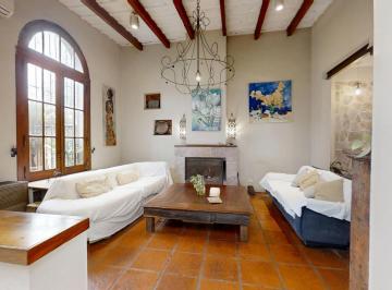 Casa · 258m² · 7 Ambientes · Casa en Venta de 7 Ambientes en San Isidro con Patio y Terraza