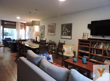 Casa · 200m² · 5 Ambientes · 2 Cocheras · Casa en Venta - 4 Dorm. 3 Baños - 225 m² - La Plata