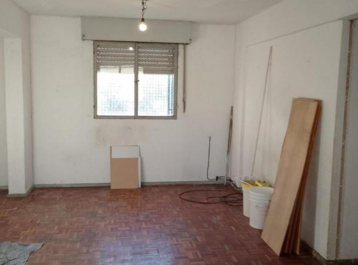 Departamento en Venta - 3 Dorm. 1 Baño - Villa Lugano