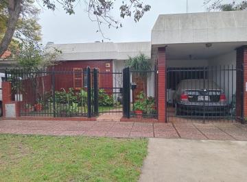 Casa · 120m² · 4 Ambientes · 1 Cochera · Casa en Venta - Merlo
