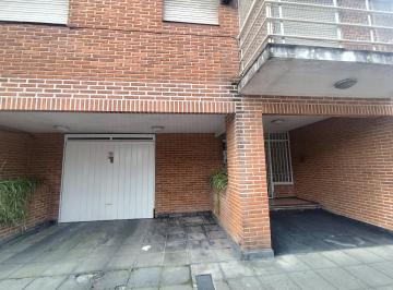 Departamento · 3 Ambientes · Venta Dpto. 3 Amb con Balcon Al Frente y Espacio Guardacoche.