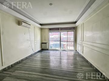 Departamento · 80m² · 4 Ambientes · Piso de 4 Ambientes con Balcón en Avellaneda