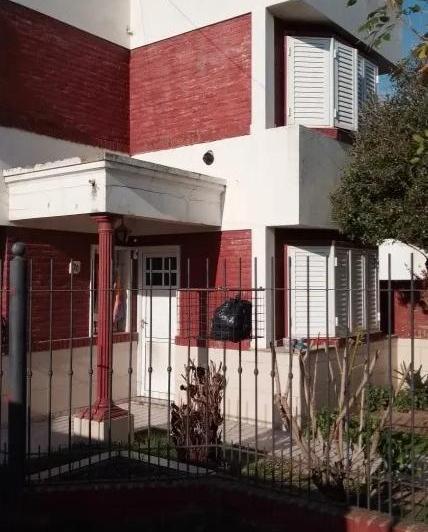Casa · 300m² · 5 Ambientes