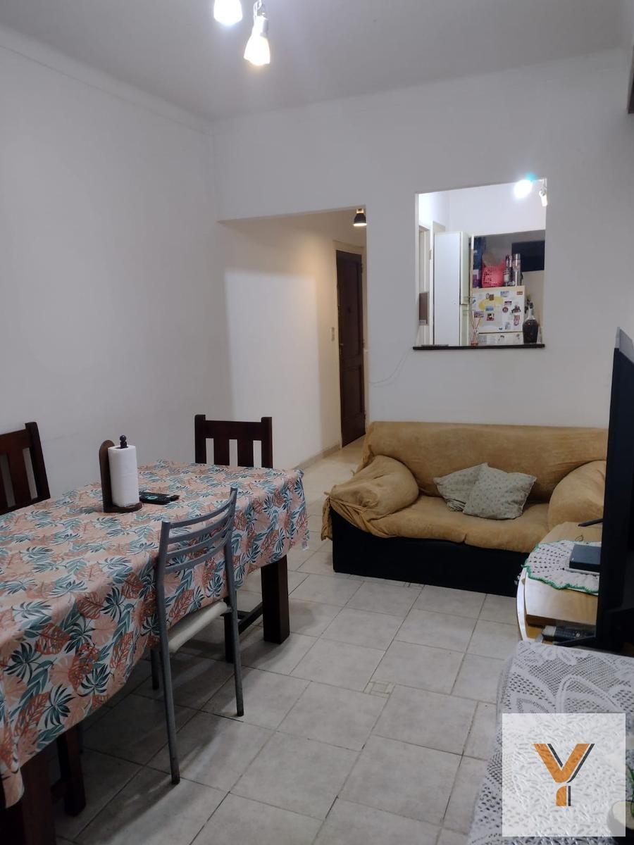 Departamento de dos dormitorios en venta sobre calle Moreno, 59m²
