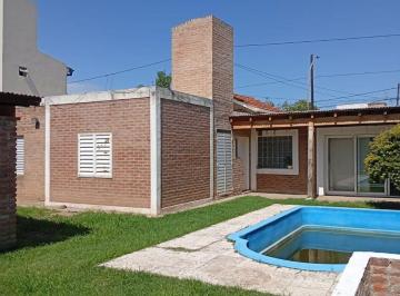 Casa · 109m² · 5 Ambientes · 2 Cocheras · Venta Casa 3 Dorm C/pileta Matienzo Cordoba