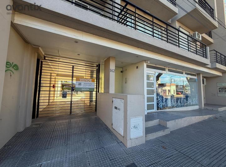 Local comercial · 32m² · 3 Ambientes · 1 Cochera