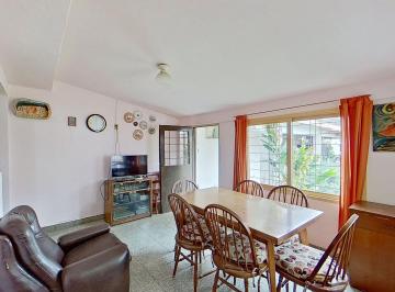 Casa · 119m² · 3 Ambientes · 1 Cochera · Venta Casa 3 Ambientes Patio Cochera Ezpeleta