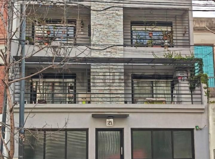 Alquiler - Excelente 3 Ambientes con Cochera, Balcón Aterrazado y Parrilla en Villa Crespo