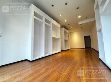 Local comercial · 46m² · Local en Alquiler. Local, Depòsito. Baño con Antebaño. Espacio Libre Atras