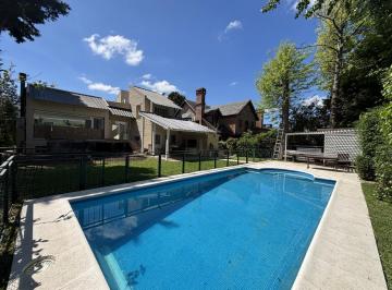 Casa · 300m² · 4 Ambientes · 2 Cocheras · Casa Venta y Alquiler Anual - Miraflores Country Club