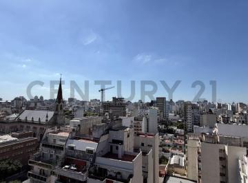 Departamento · 73m² · 4 Ambientes · 1 Cochera · Venta Departamento 4 Amb con Cochera y Baulera. Vista Abierta. Luminoso!