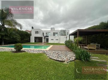 Casa · 250m² · 6 Ambientes · 2 Cocheras · Casa en Venta El Encuentro