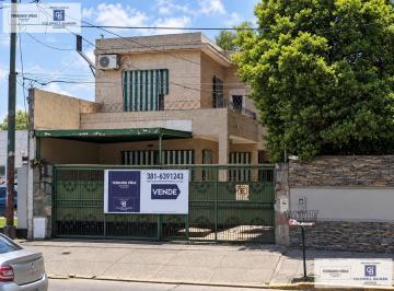 Casa · 175m² · 6 Ambientes · 2 Cocheras · Casa en Mate de Luna 2200