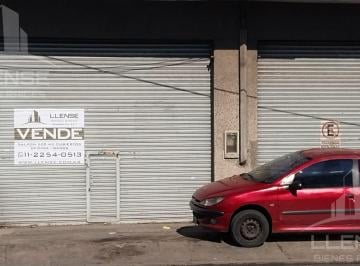 Local comercial · 200m² · 3 Ambientes · Galpon 200 m² Cubiertos con Oficina y Baño en Venta - Apto Credito - Quilmes Oeste