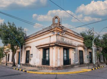 Casa de 13 ambientes, Mercedes · Propiedad Emblemática en La Ciudad de Mercedes Corrientes