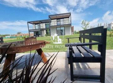 Casa de 5 ambientes, Pilar · Casa Premium en Venta de 5 Ambientes, Pileta y Vista Abierta Al Golf. Medal Country Club. Pilar