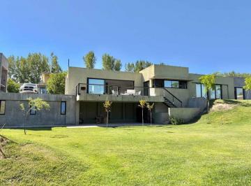 Casa · 260m² · 4 Ambientes · 2 Cocheras · Casa en Venta La Vacherie Country Golf