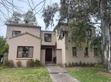 Casa de 8 ambientes, Tigre · Barrio Cerrado El Encuentro. Lote Interno. Frente a Plaza