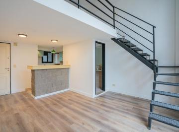 Departamento · 44m² · 2 Ambientes · Semipiso Tipo Loft Muy Luminoso con Balcon a La Calle